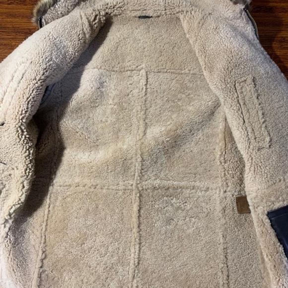 Shearling - Picture 3 of 3